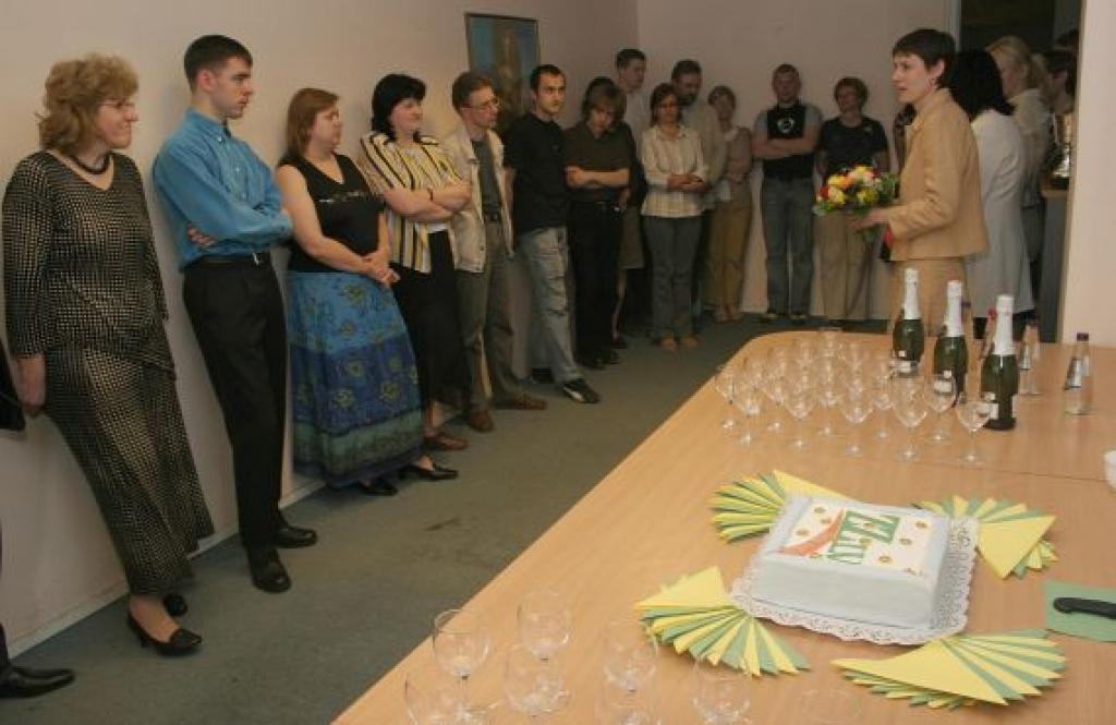 Klātesošos uzrunā SIA 