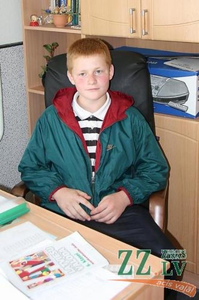 Bail no liesmām Jevgēnijam bija, taču tās nespēja paralizēt viņa domāšanu, un puisis rīkojās tā, kā reizēm par grūtu būtu bijis pat pieaugušam cilvēkam.
Autors: Inga Karlinska.