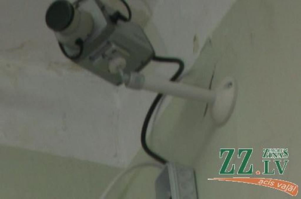 Ar videonovērošanas kameru palīdzību skolās var konstatēt ne tikai konfliktsituācijas, bet arī, piemēram, atklāt tzādzības.
Autors: No «Ziņu» arhīva.