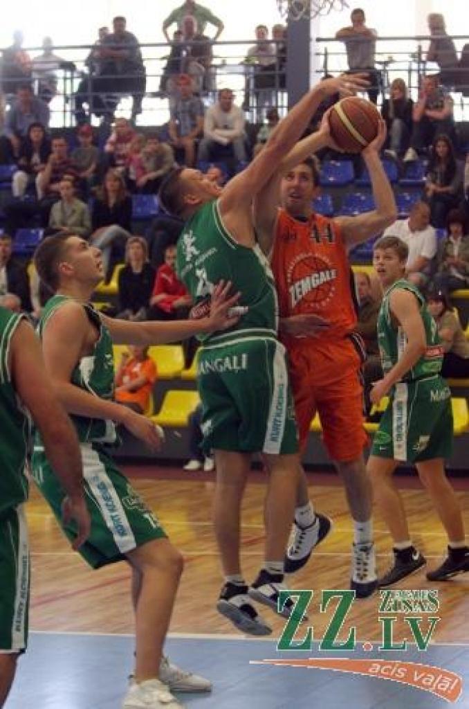 Pretinieku ielenkumā - Ilmārs Bergmanis.
Autors: Krišjānis Grantiņš.