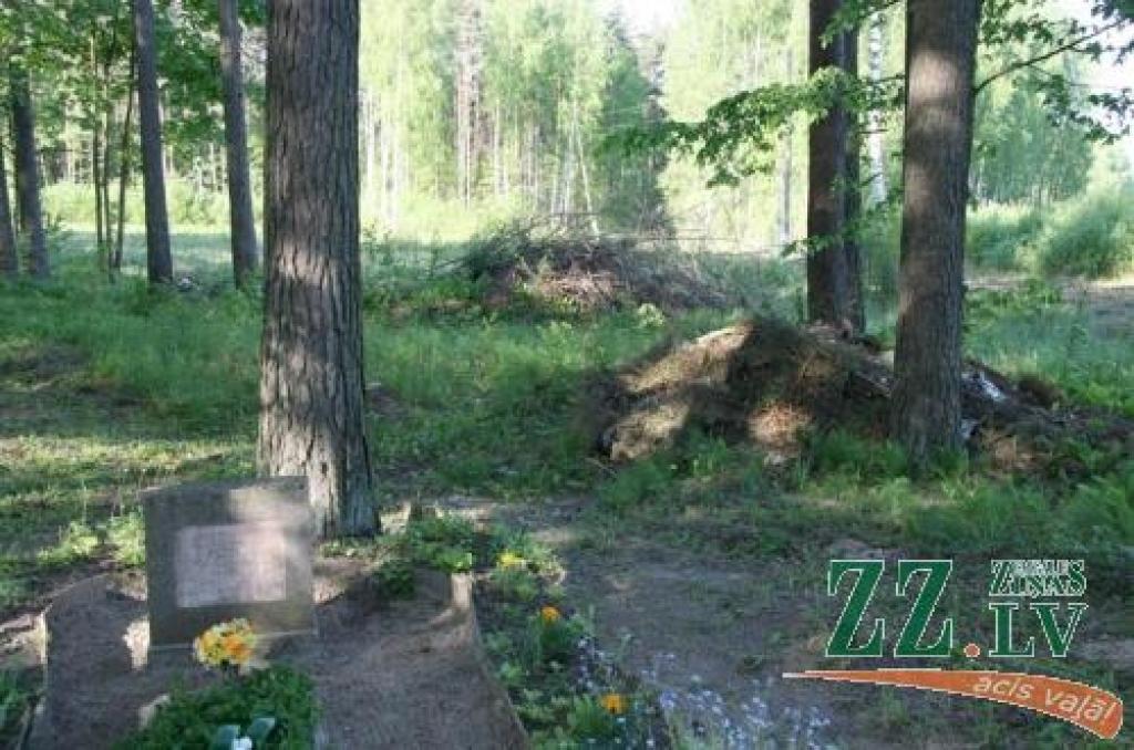 Plānojot Meža kapsētas paplašināšanu, būvprojekta gatavotājam jāparedz teritorijas labiekārtošana – zemes uzbēršana, mašīnu stāvlaukuma izveide un ūdensapgādes nodrošinājums.
Autors: Inga Karlinska.