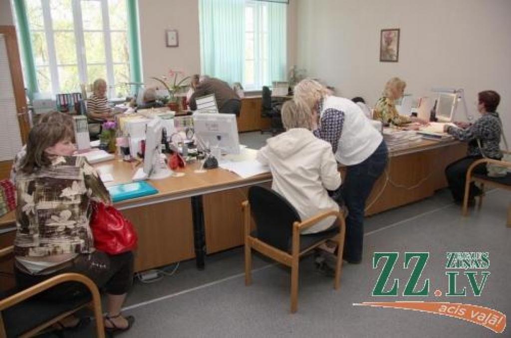 Lauku atbalsta dienesta Zemgales Reģionālajā lauksaimniecības pārvaldē saņemti nepilni pieci tūkstoši iesniegumu platību maksājumu saņemšanai.
Autors: Krišjānis Grantiņš.