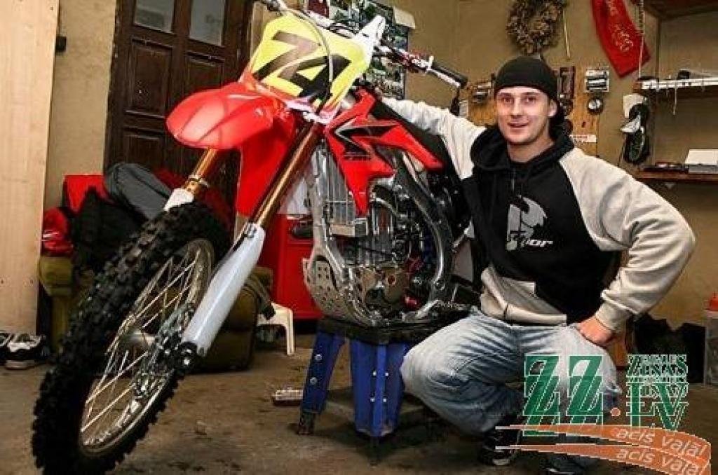 Portugālē Ivo Šteinbergs finišēja astotajā vietā pirmajā un 11.vietā otrajā braucienā.
Autors: No «Ziņu» arhīva.