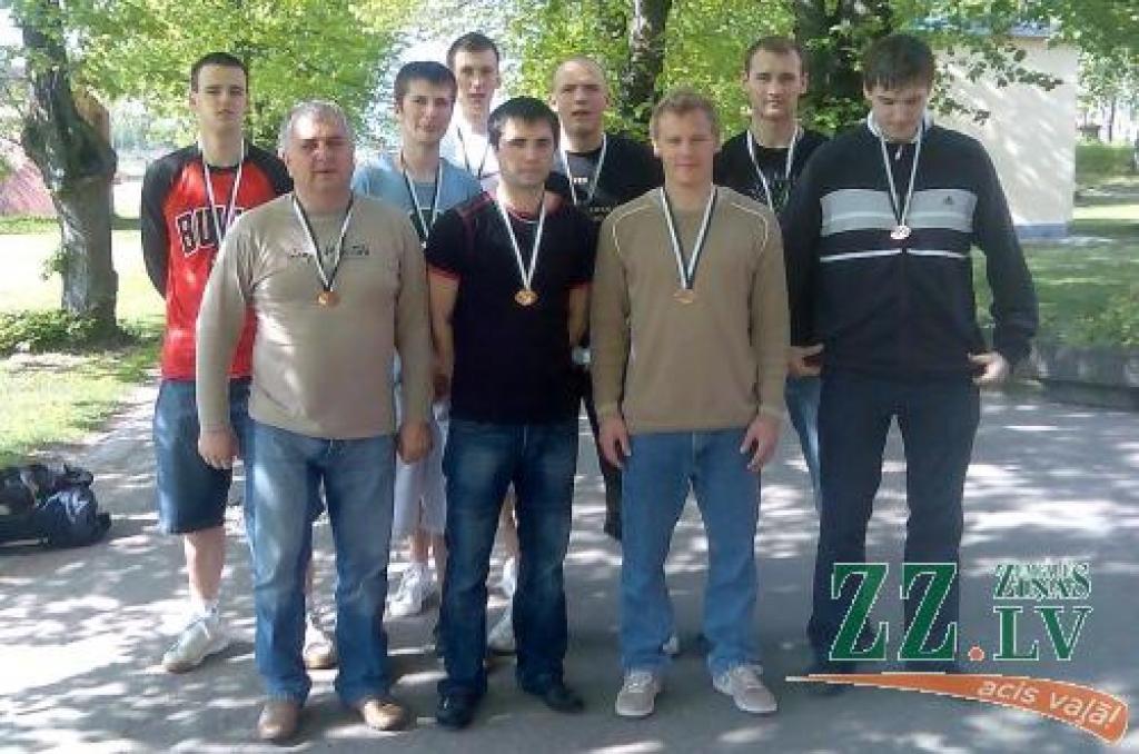 Latvijas Augstskolu sporta savienības universiādes bronzas medaļnieki basketbolā - LLU izlase.
Autors: No komandas arhīva.