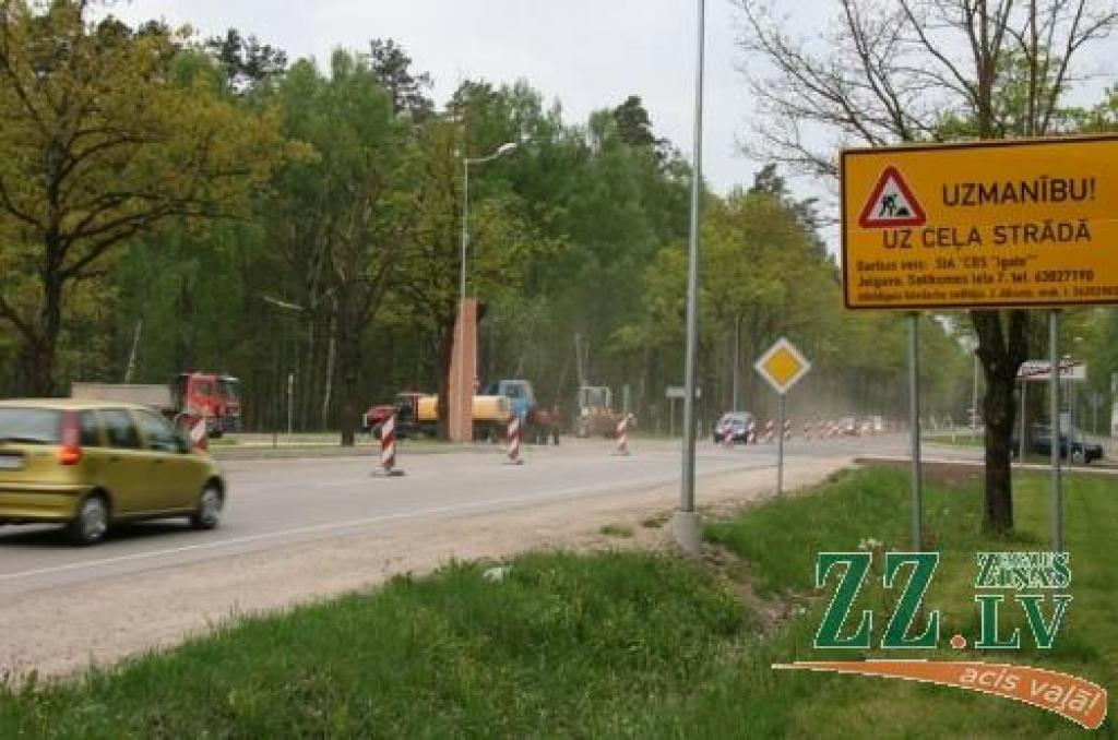Pirmdien vēl šajā ceļa posmā varēs braukt, taču pēc tam to drīkstēs izmantot tikai sabiedriskais un operatīvais transports.
Autors: Inga Karlinska.