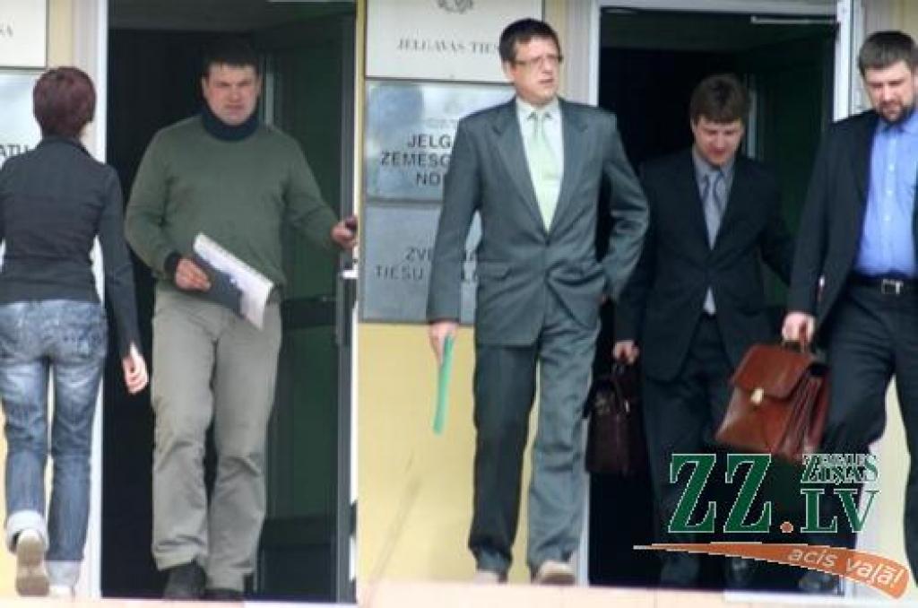 Andris Zālītis (attēlā pa kreisi) un Aivars Āboltiņš (pirmais no kreisās attēlā pa labi).
Autors: Inga Karlinska.