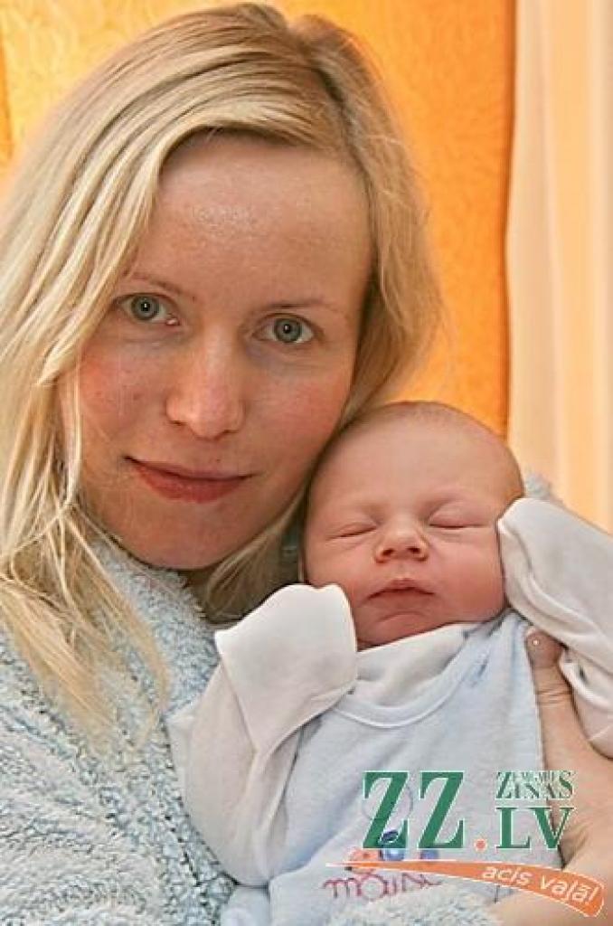 Iveta Valtere ar dēlu Rihardu.
Autors: Agris Samcovs.