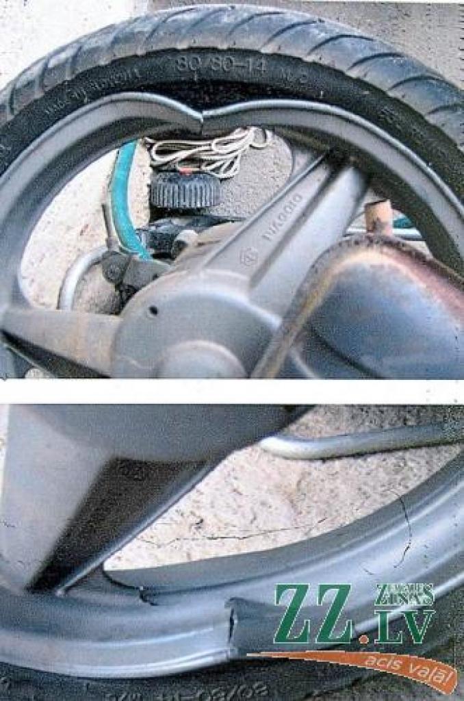 Disks savas gaitas beidza uz Kalnciema ceļa Jelgavā...
Autors: No lasītāja arhīva.