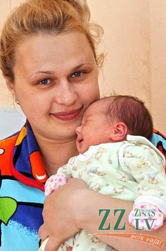 Jeļena Boļilaja ar meitiņu Juliannu.
Autors: Agris Samcovs.