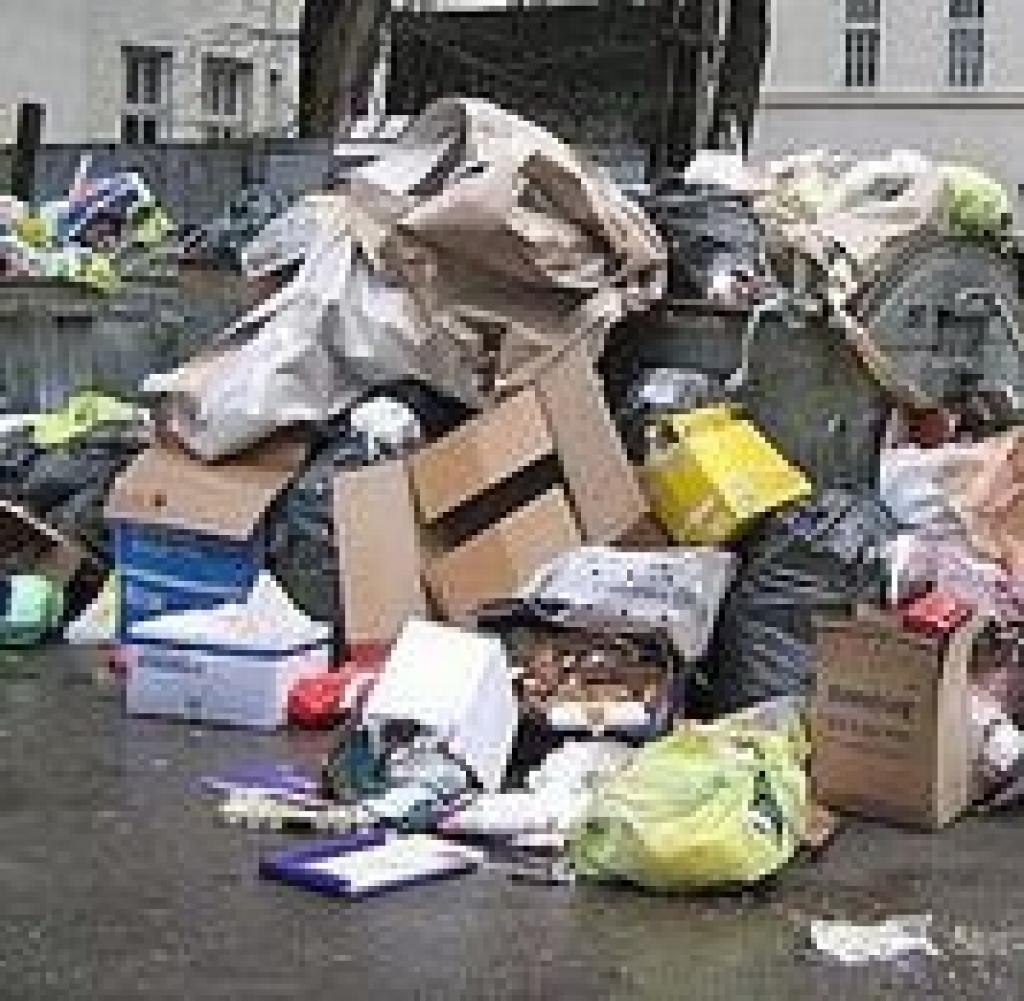 Jo vairāk atstājam aiz sevis, jo plašāk atveram makus - šim principam pievienojies pasaules mēroga bubulis degvielas cenu nebeidzamais lēciens.
Autors: No «Ziņu» arhīva.