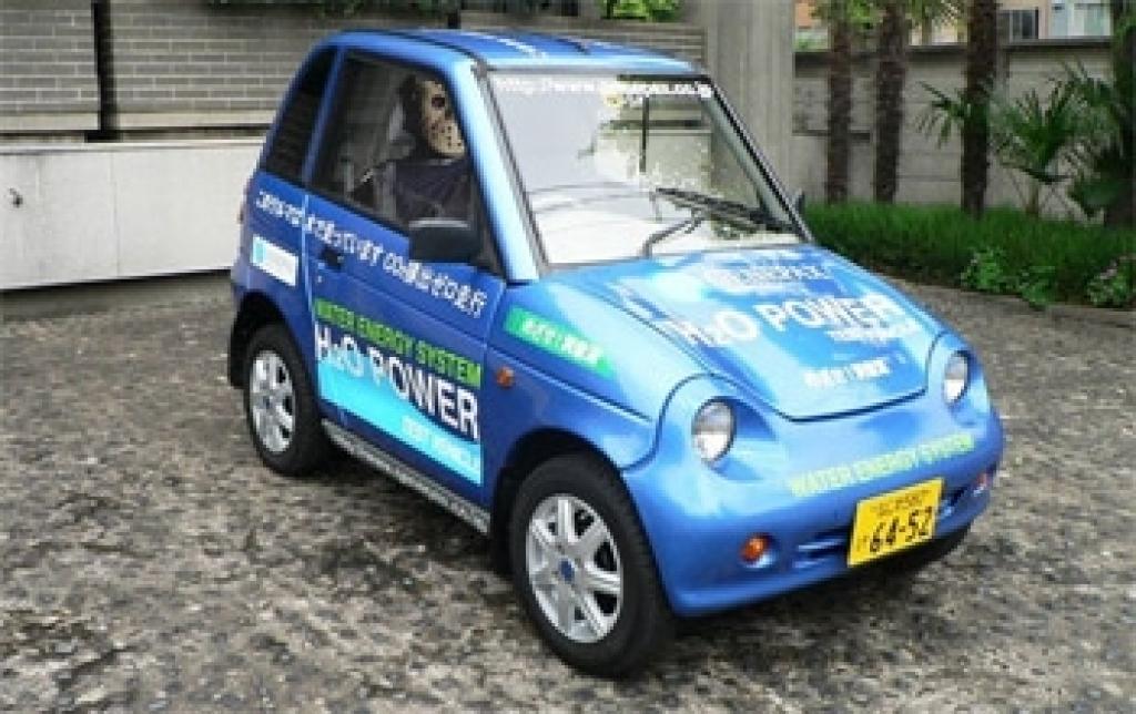 Risinājums degvielas krīzei un pārtikas cenu apdraudējumam - auto, kas darbojas ar ūdeni.
Autors: www.reuters.com