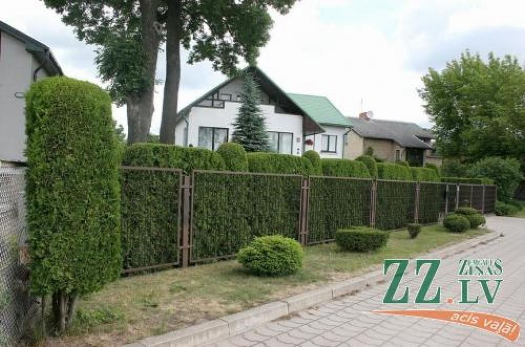 Nominācijā «Interesantākais žoga risinājums» viens no laureātu tituliem piešķirts objektam Zirgu ielā 40.
Autors: Agris Samcovs.