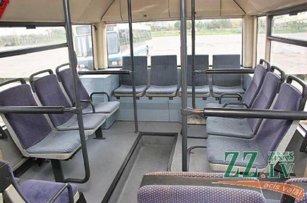 Gaišas krāsas apģērbu un braucienu autobusā šajā gada laikā labāk neapvienot.
Autors: No «Ziņu» arhīva.