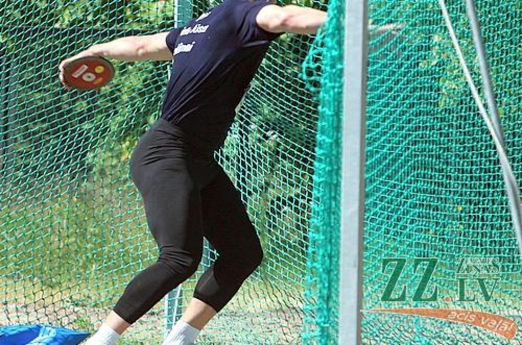 Uz starta - Latvijas olimpiādes zelta medaļnieks Oskars Silčenoks.
Autors: Agris Samcovs.