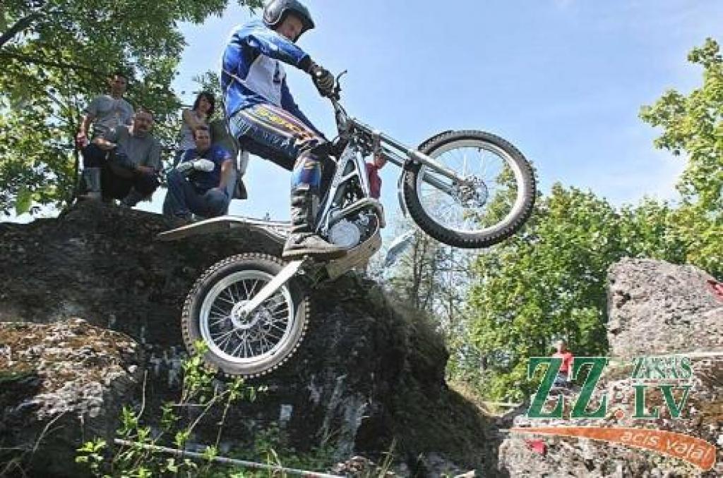 Latvijas triāla čempionāta trešajā posmā un Igaunijas atklātā čempionāta posmā labus rezultātus uzrādījis Kaspars Vērnieks.
Autors: No «Ziņu» arhīva.