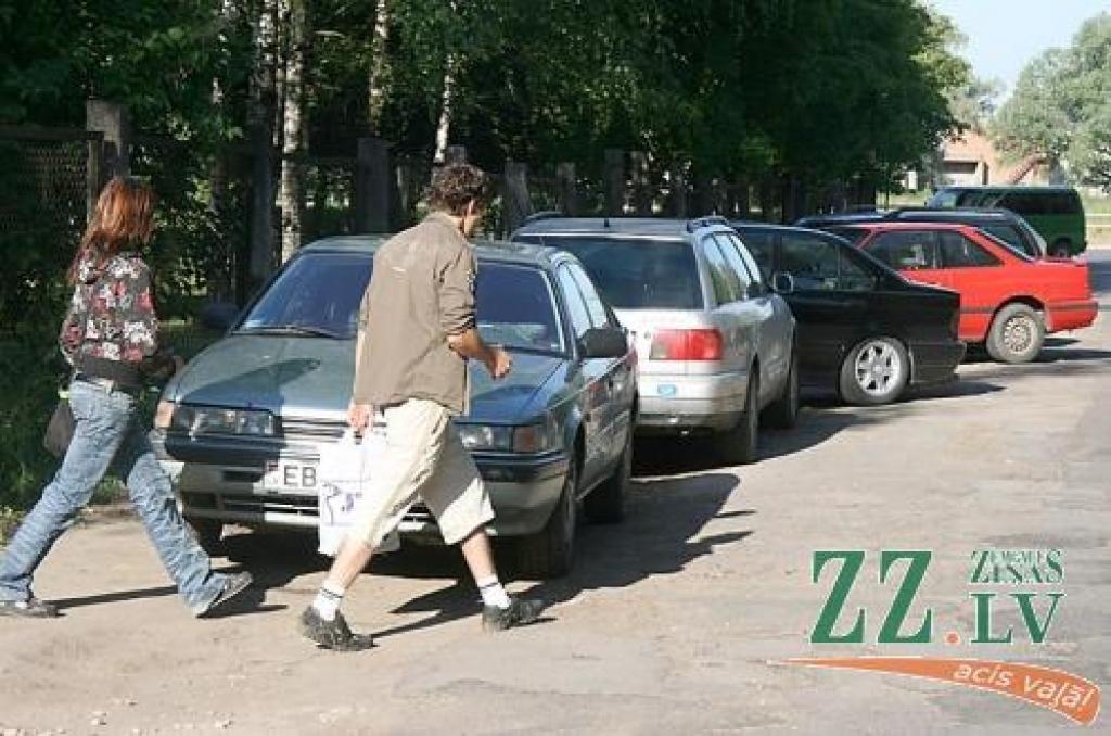 Stacijas ielā virzienā no Pulkveža O.Kalpaka ielas krustojuma līdz Stacijas ielas 13.mājai taps jauns, 100 metrus garš gājēju celiņa posms.
Autors: Inga Karlinska.