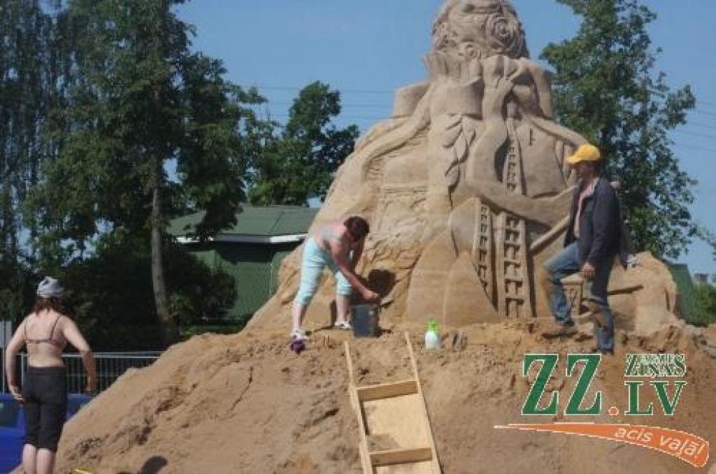 Top izmēros iespaidīgais konkursa ārpuskārtas eksemplārs.
Autors: Krišjānis Grantiņš.