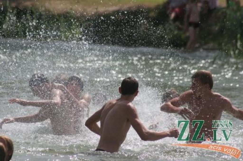 Pilnīgu drošību uz ūdens negarantē ne laba peldētprasme, ne ilggadēja pieredze makšķerēšanā.
Autors: No «Ziņu» arhīva.