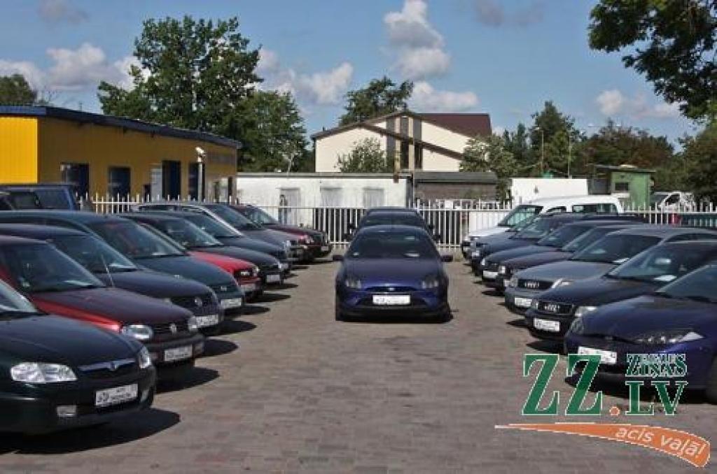 Vidusmēra iedzīvotājiem interese par sava auto iegādi nav zudusi. Jāpieļauj, te zināmi «nopelni» ir arī problēmām ar sabiedrisko transportu.
Autors: Krišjānis Grantiņš.
