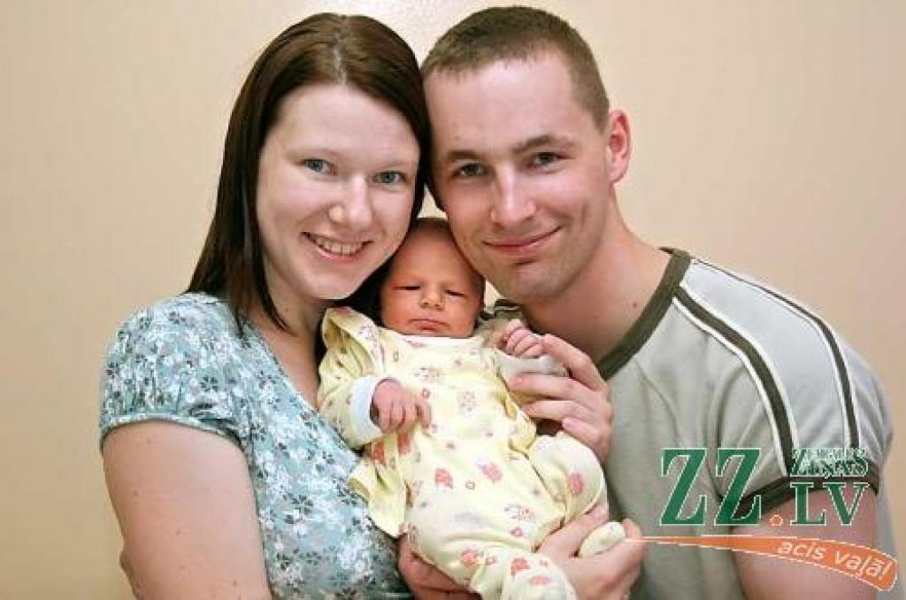 Agnese un Oskars Obliki ar dēlu Eduardu Niku.
Autors: Agris Samcovs.