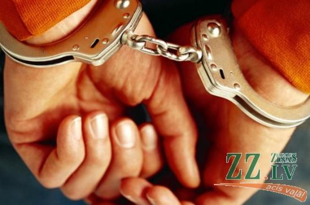 Abiem aizturētajiem kādu laiku uz ārpasauli būs jālūkojas caur restotiem logiem.
Autors: No «Ziņu» arhīva. 