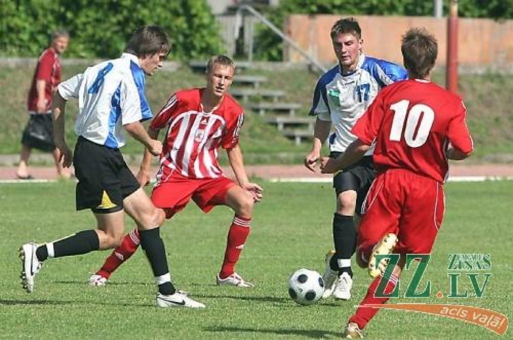 Mūsu futbolistiem šajā riņķī vēl atlikusi tikai viena spēle...
Autors: Agris Samcovs.