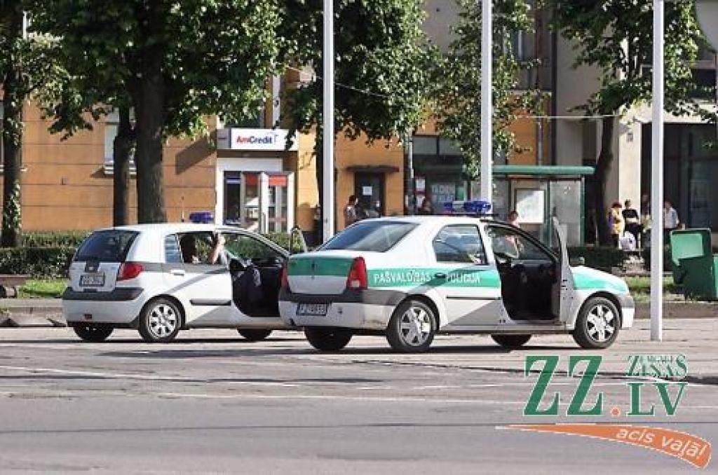 Arī policisti ir tikai cilvēki... 
Autors: Agris Samcovs.