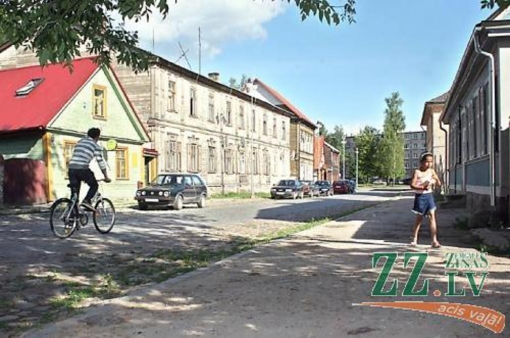 Ieguldot vairāk nekā 700 tūkstošus latu, plānots šo vietu padarīt tūristiem pievilcīgu.
Autors: Agris Samcovs.