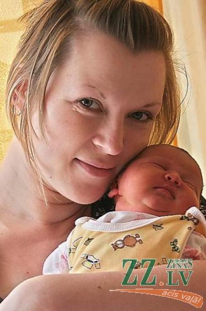 Dace Geduševa ar pirmdzimto meitiņu Eniju.
Autors: Agris Samcovs.