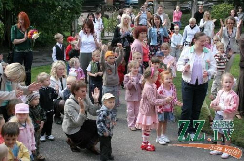 Jaunā mācību gada atklāšana pirmsskolas izglītības iestādē «Rūķu māja». 
Autors: Māra Ozola.