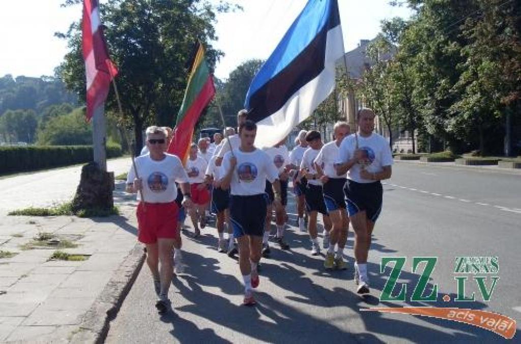 Skrējiens Viļņā uzsāk savu kustību.
Autors: No kluba arhīva.