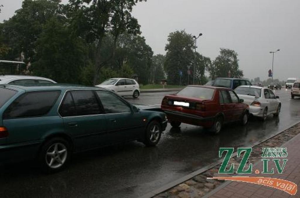 «Vilcieniņu» izveidojušas automašīnas «Mitsubishi», «Volkswagen» un «Honda».
Autors: Māra Ozola.