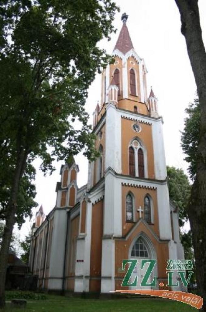 Pašvaldība atbalstījusi Sv.Jāņa baznīcas ēkas un teritorijas izgaismošanas projektu.
Autors: No «Ziņu» arhīva.