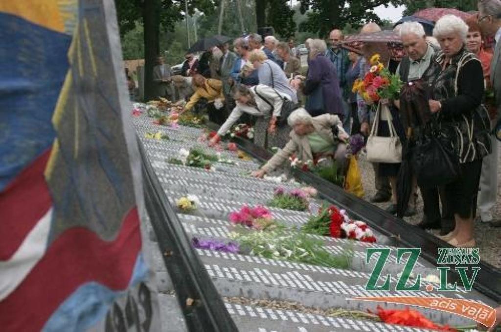 Memoriāla «Ciešanu ceļš» atklāšana Svētbirzē. 
Autors: Māra Ozola.