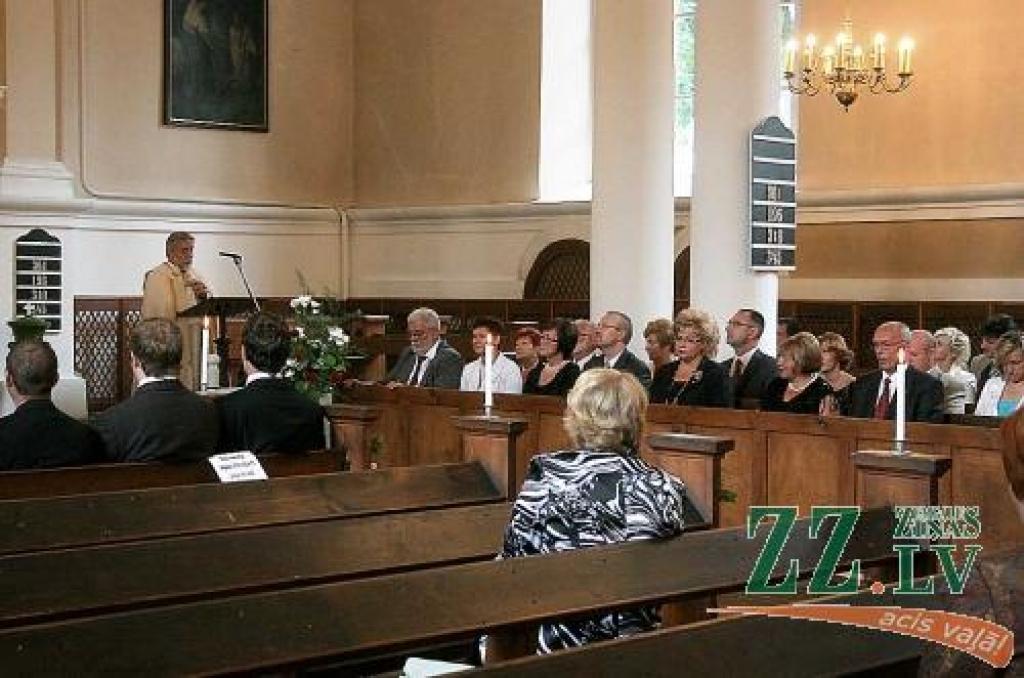 Jelgavas Rotari kluba jubilejas dievkalpojums Sv.Annas baznīcā.
Autors: Māra Ozola.