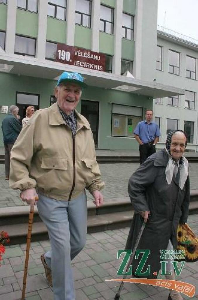 Tautas nobalsošana par grozījumiem likumā «Par valsts pensijām».
Autors: Māra Ozola.