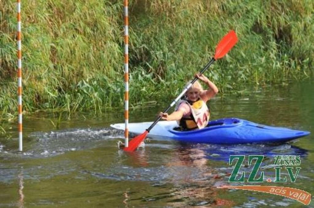 Jelgavniece Baiba Altberga distanci veic perfekti un «izgriež pogas» ne vienam vien gados jaunam dalībniekam. 
Autors: Inga Karlinska.