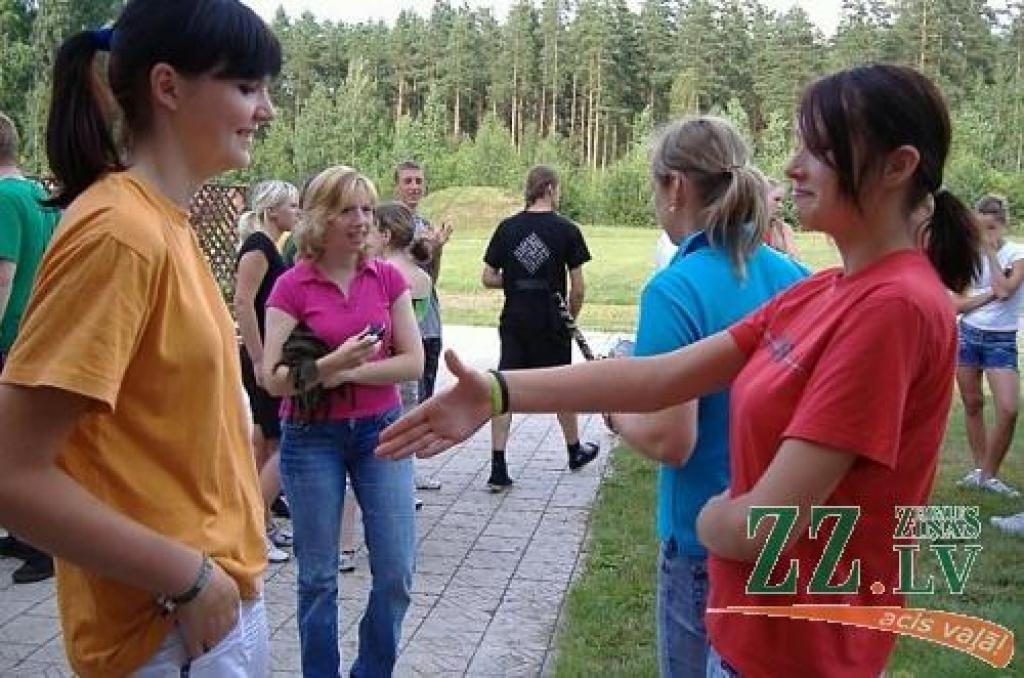 Viens no nometnes uzdevumiem ir sadraudzības veicināšana starp latviešu un vācu kultūrām.
Autors: No nometnes arhīva. 