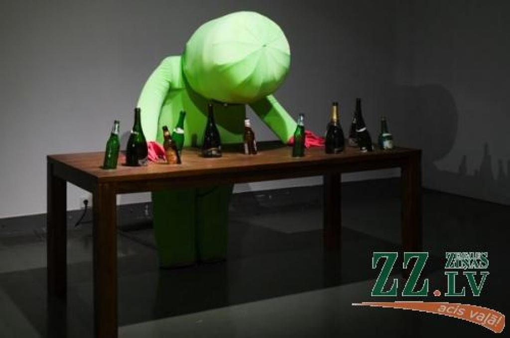 Izstādē «Bez piecām pieci» aplūkojams Maijas  Kurševas darbs.
Autors: Publicitātes foto.