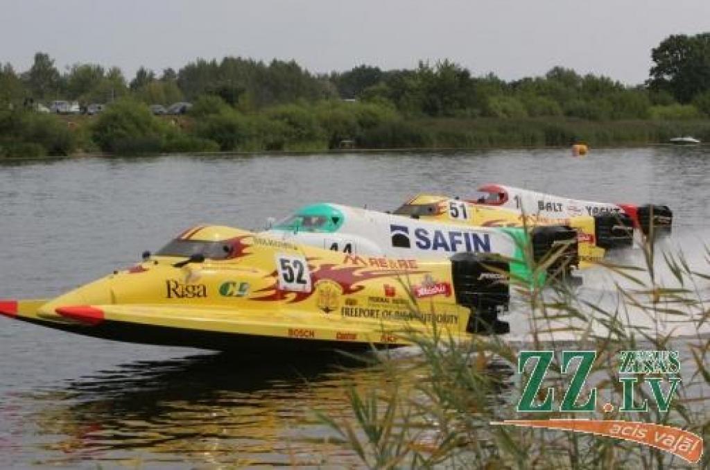 Starts F-2000 ātrumlaivu klasē.
Autors: Agris Samcovs.