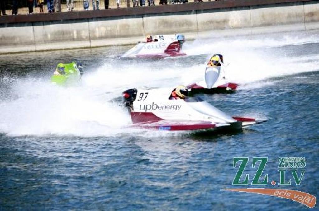 Jau sestdien Lielupes viļņus sakuls ātrumlaivas.
Autors: Latvijas Ūdens motosporta federācija.