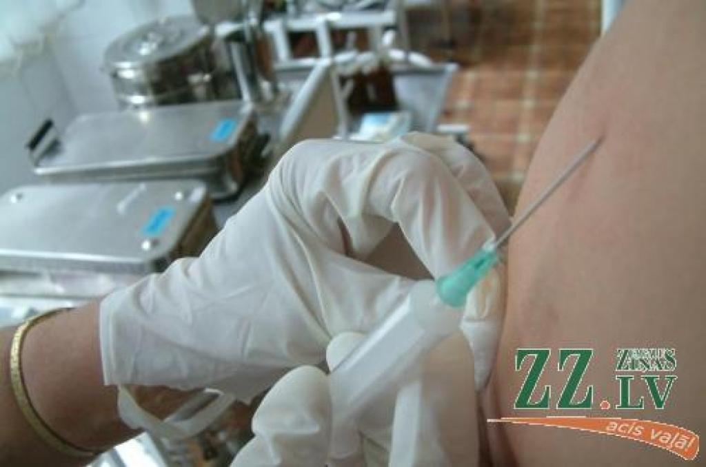 Pagaidām gripa līdz Latvijai vēl nav atceļojusi, un epidemiologi uzskata, ka patlaban ir piemērotākais laiks vakcinēties.
Autors: No «Ziņu» arhīva.