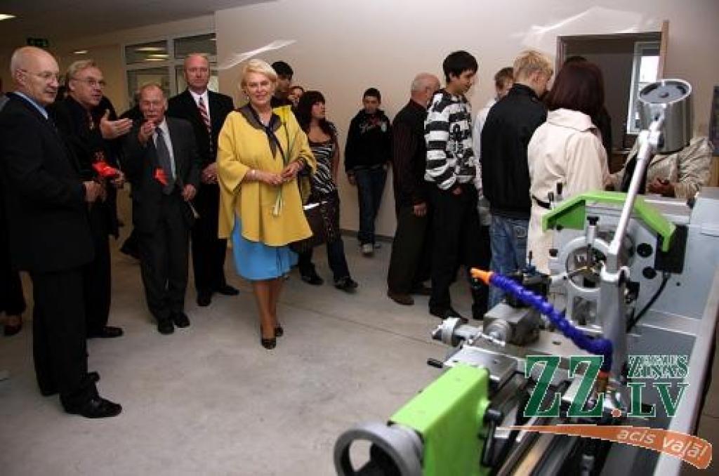 Jau pirmdien nākamie metālapstrādes speciālisti varēs izmēģināt jauno iekārtu darbībā.
Autors: Krišjānis Grantiņš.