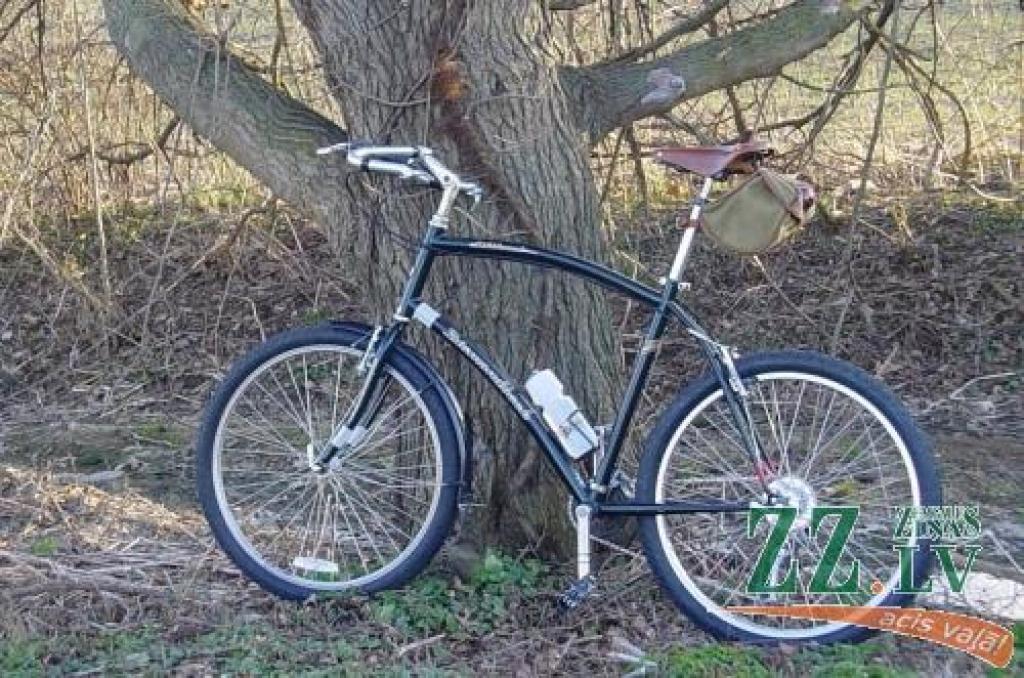 Nepieslēdzot velosipēdu, to īpašnieki riskē, ka braucamo var iekārot garnadži.
Autors: No «Ziņu» arhīva.