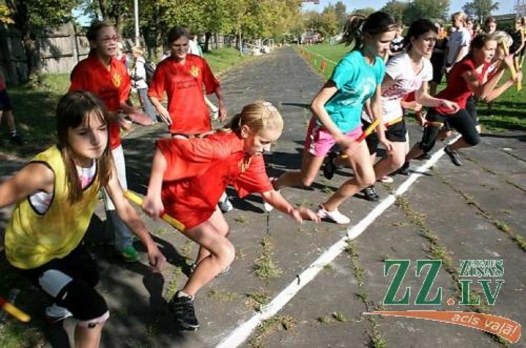 Sacenšas 6. - 7.klašu meitenes.
Autors: Agris Samcovs. 