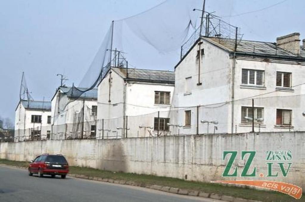 Pārlielupes cietumam atlikuši vairs nepilni trīs mēneši, bet kontingenta pārvietošana jau ir sākusies.
Autors: No «Ziņu» arhīva.