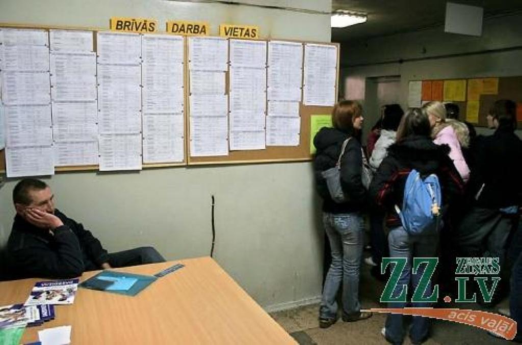 Pēdējā laikā daudz vairāk bezdarbnieku rindas papildina 18 – 24 gadus veci jaunieši, un cēloņi šai tendencei arī tiks aplūkoti piektdienas pasākumā. 
Autors: No «Ziņu» arhīva.