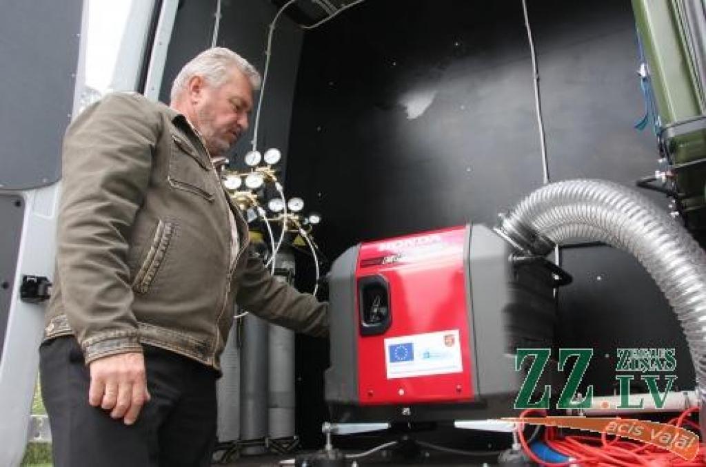 Kā skaidro Jelgavas pilsētas pašvaldības Administratīvās pārvaldes civilās aizsardzības speciālists Fēlikss Jasens, mērījumi liecina, ka pilsētā gaisa kvalitāte atbilsts visiem kvalitātes rādītājiem.
Autors: Krišjānis Grantiņš.