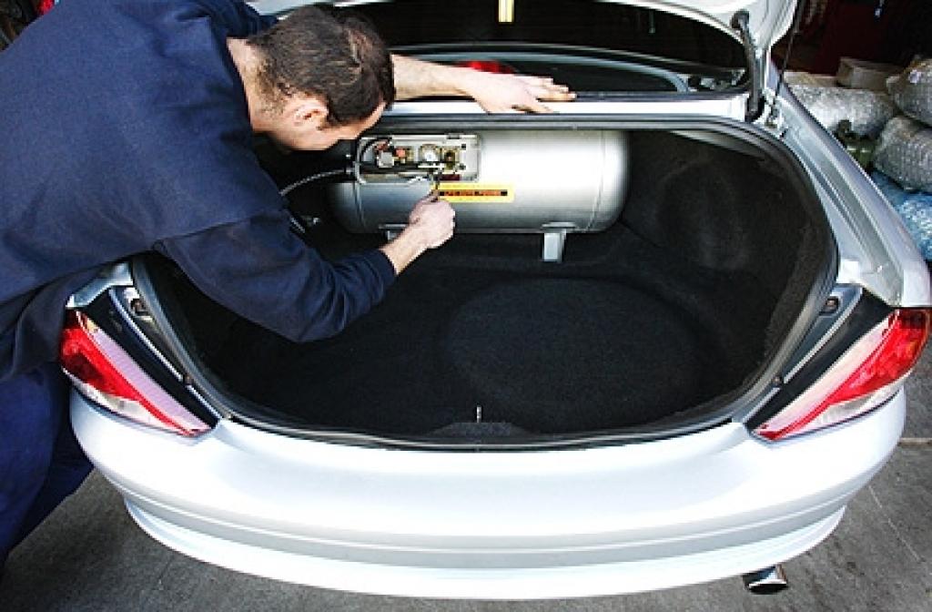 Laiks, kad ar gāzi varēja braukt pa lēto, drīz beigsies...
Autors: www.countrycars.com.au