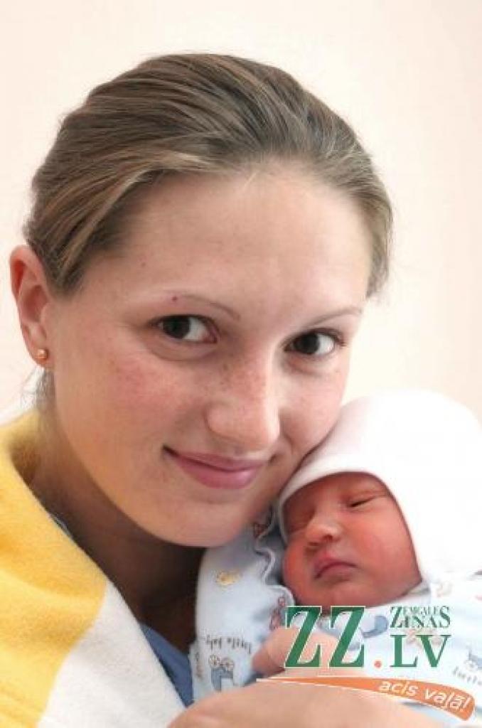 Karīna Čumakova ar dēlu Arsēniju. 
Autors: Māra Ozola.